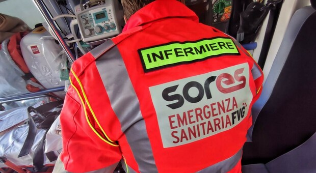 Incidente sul lavoro a Trieste, operaio cade da due metri di altezza: è grave