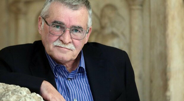 Marco Santagata è morto: lo scrittore era in coma irreversibile per il virus, aveva 73 anni