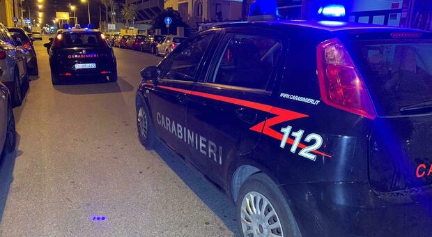 Speronano l'auto dei carabinieri durante la fuga, 4 arresti