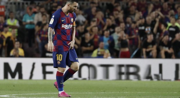 Barça, avanti contro il Villarreal. Ma Messi esce per infortunio, Inter a rischio