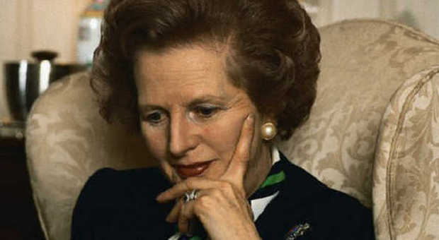 Margaret Thatcher tra perle e borsette: il look unico della Lady di ferro