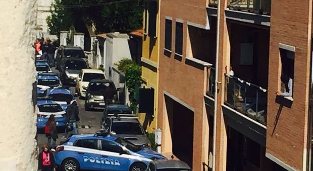 Roma, trasportava un chilo di droga nello zaino: arrestata spacciatrice nigeriana, doveva essere espulsa