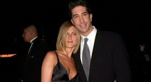 Jennifer Aniston e David Schwimmer fidanzati? Lui smentisce i rumors: «Abbiamo avuto una cotta in passato, ma non c'è niente tra noi»