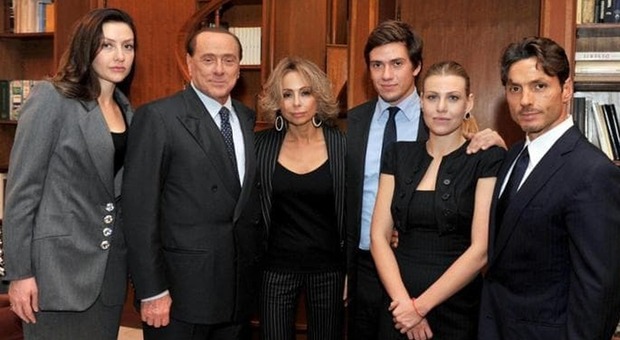 Eredità Berlusconi, i figli accettano il testamento: diviso l'impero da 5 miliardi, maggioranza a Pier Silvio e Marina