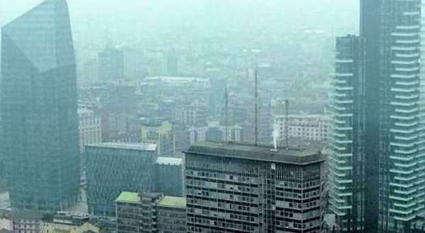 Milano, allarme smog: "Tra 15 anni ​l'aria sarà irrespirabile"