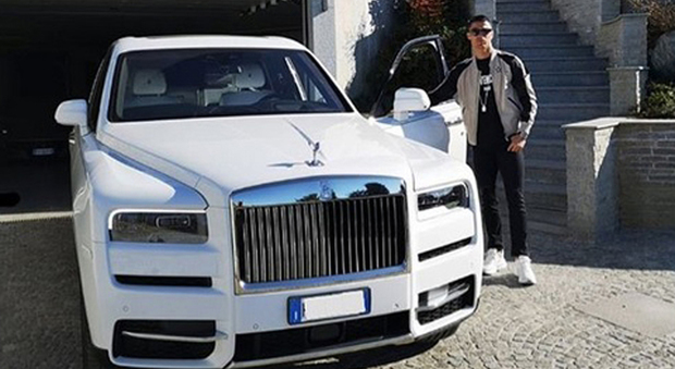 Cristiano Ronaldo con la nuova supercar: una Rolls-Royce da 400mila euro