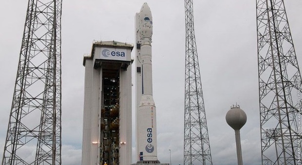 Vega, il missile italiano ancora ostacolato dal vento: rinviato il lancio della missione record Il prossimo tentativo