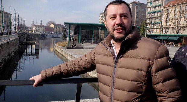 Salvini querela de Magistris: «La gente vera del Sud è con me»