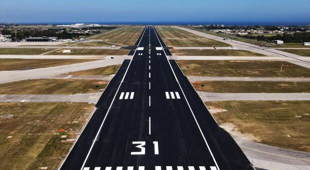 Fine dei lavori sulla pista di atterraggio, riapre l'aeroporto del Salento
