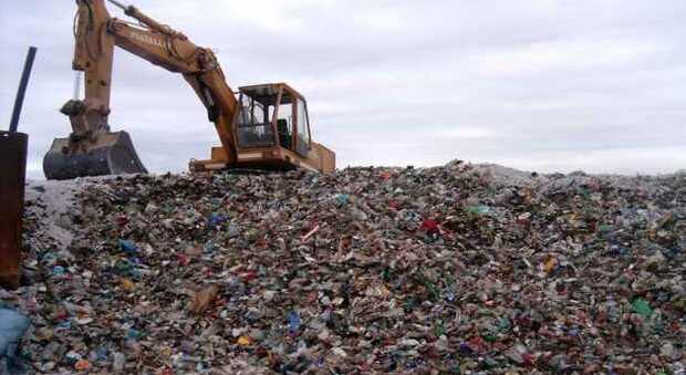 Sarno, stoccaggio illegale di rifiuti da 1000 tonnellate: sotto processo