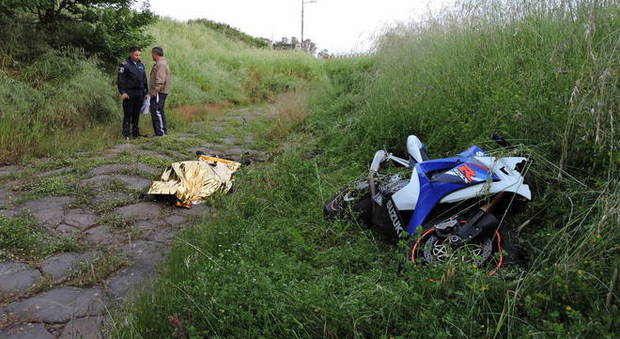 Lanuvio, incidente mortale, muore motociclista 50enne dopo un volo su Ponte Loreto.