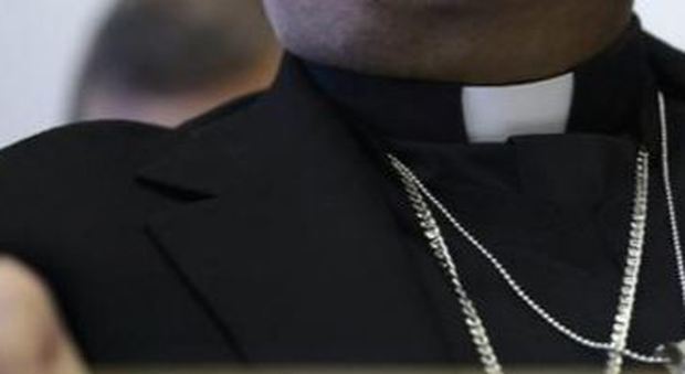 Roma, abusi sui ragazzini durante il pellegrinaggio: parroco arrestato