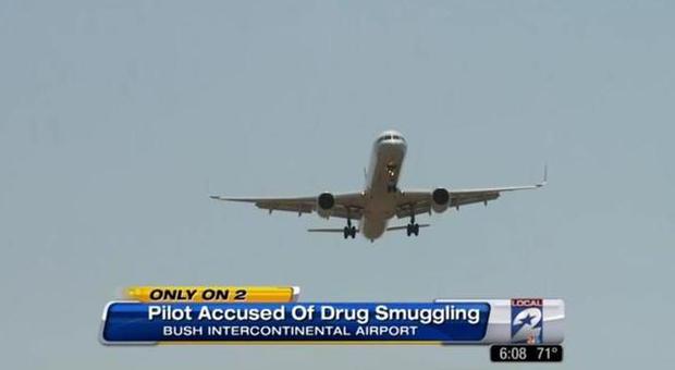 Pilota di aereo si sente male, arrestato con 62 ovuli di cocaina nello stomaco