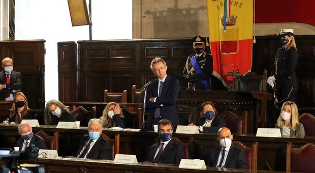 Manfredi sindaco di Napoli: «Mai il dissesto, noi autonomi da De Luca»