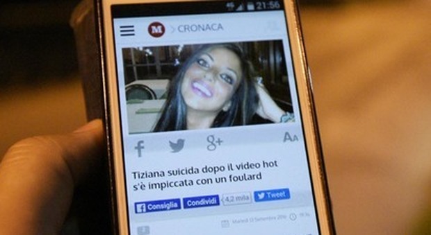 Suicida per video hot, la mamma di Tiziana accusa il pm: non rispondo ma valuto querela