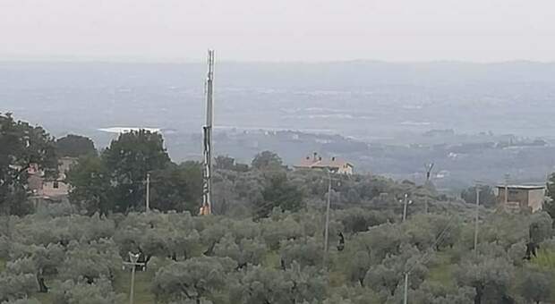Antenna in località Santo Pietro, il Comune di Fara Sabina blocca l'installazione