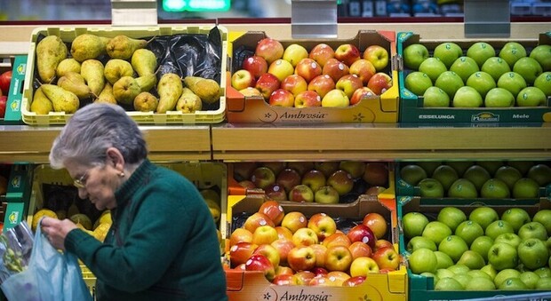 Inizia il trimestre anti-inflazione: sconti del 10% in 22 mila negozi che hanno aderito all'iniziativa del governo