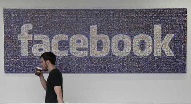 Facebook, nuovo virus infetta anche smartphone e ruba dati sensibili