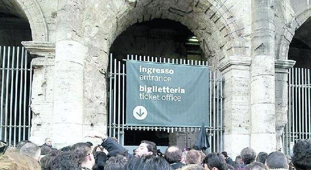 A Roma crolla l'affluenza di turisti nonostante il Giubileo: «Ha pesato la paura del terrorismo»