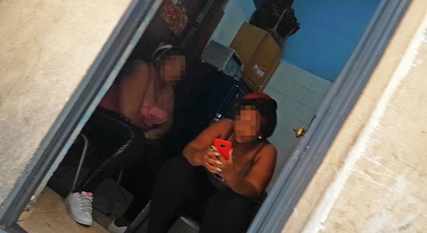 Brescia, scoperta tratta di prostitute nigeriane sbarcate dalla Libia. Riti vudù e violenze sessuali, la ricostruzione degli inquirenti