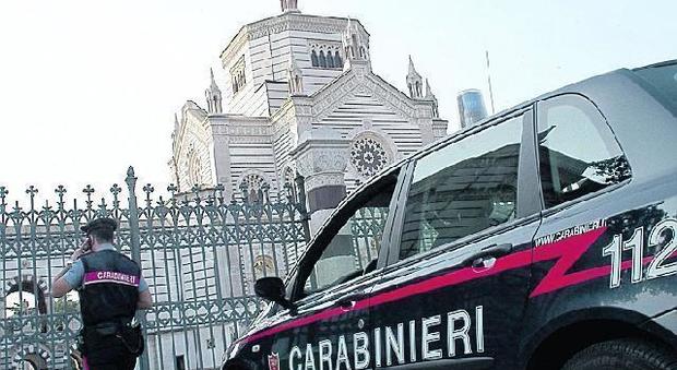 Troppi furti nei cimiteri, a Milano telecamere anche sulle lapidi