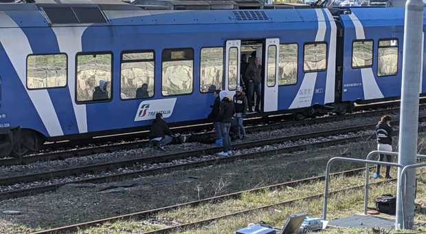 Tragedia a Battaglia Terme: uomo e donna investiti e uccisi dal treno