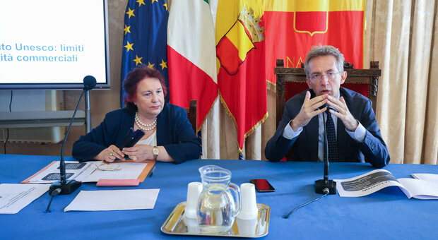 La conferenza stampa del sindaco Gaetano Manfredi e dell'assessore Teresa Armato