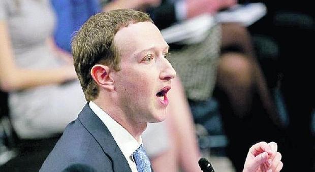 «Zuckerberg lasci la presidenza di Fb»