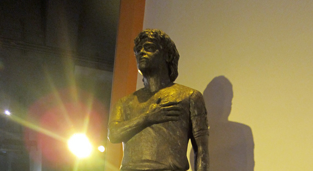 A Buenos Aires il musero di D10S Statue e cimeli a casa di Maradona