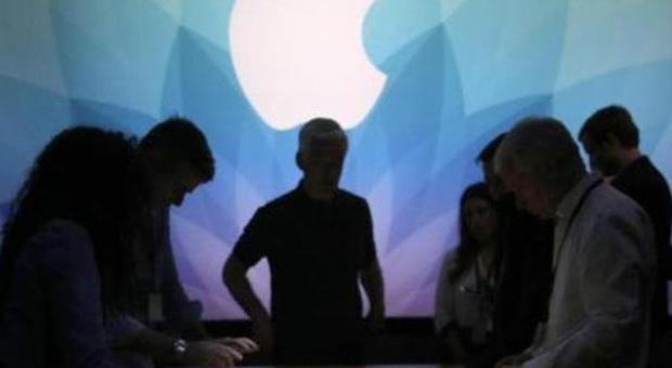 Apple Watch, entusiasmo per il dispositivo ma niente resse negli store