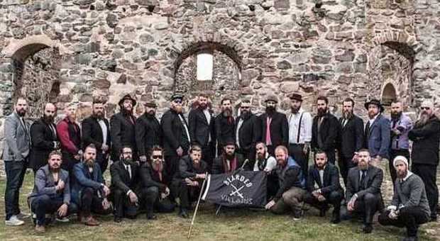 Svezia, hipster scambiati per terroristi Isis dalla polizia