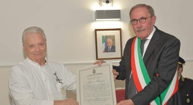 Iginio Massari premiato dal sindaco di Pompei