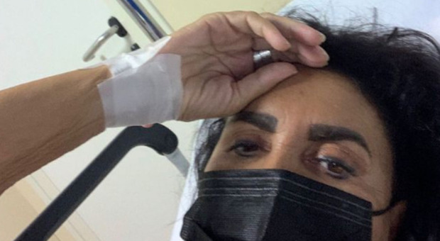 Marina Fiordaliso operata d'urgenza in ospedale, messaggio ai fan su Instagram nella notte: ecco cosa ha detto