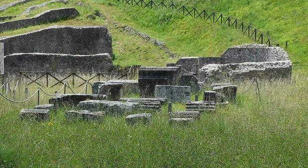 Ascoli, l’antico teatro romano si guarda allo specchio con pannelli speciali riflettenti e tecnologici