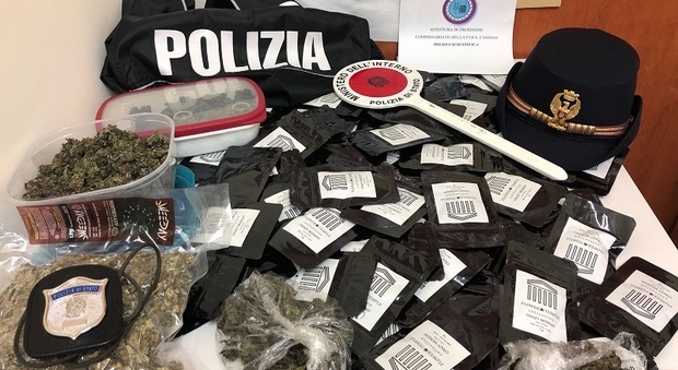 Apre negozio di "Cannabis light", ma vendeva marijuana illegale: sequestro della polizia a Cassino