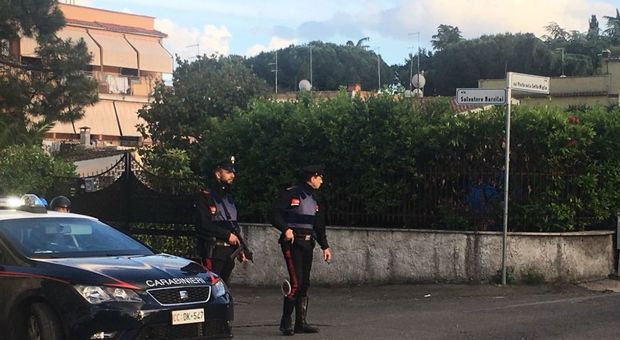Roma, 40enne aggredisce i genitori che non vogliono ospitarlo: arrestato