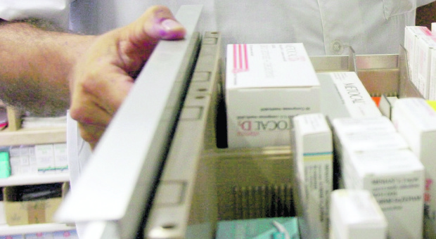Farmaco anticancro falso, allarme dell'Oms: «Contiene solo paracetamolo, è pericoloso»