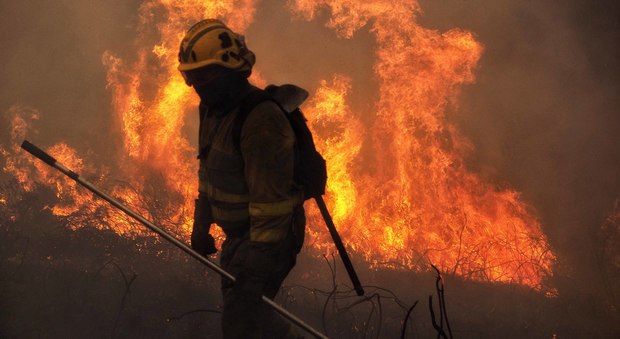 Spagna e Portogallo, incendi in Galizia