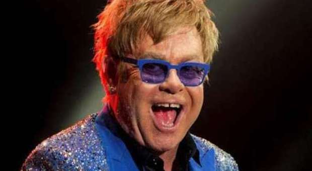 Elton John, domenica sera al Teatro dell'Opera il live che raccoglie 40 anni di grandi successi