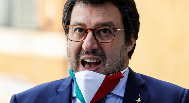 Salvini attacca il reddito di cittadinanza: «Pensare alla sospensione»