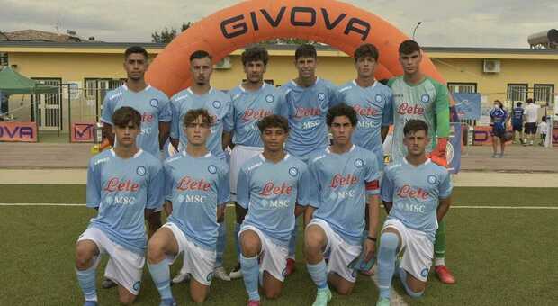 Napoli, ecco la squadra giovanile con le maglie di un altro sponsor