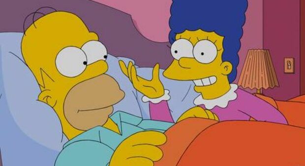Il duro lavoro di Alexander, 26 anni: pagato per guardare i Simpson e mangiare ciambelle