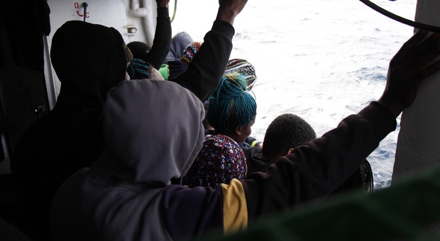 Humanity 1, la nave Ong attesa domani in porto a Bari: nessuna criticità santaria registrata. A bordo 90 minori non accompagnati