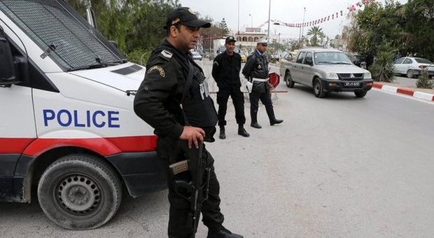 Tunisi, sparatoria in una caserma in centro: caporale fa fuoco sui commilitoni, ucciso