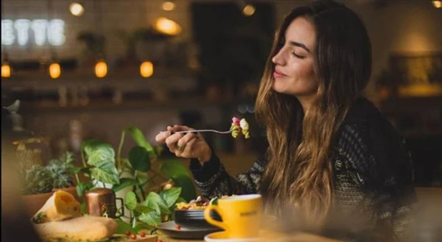 Un piatto di pasta rende felici: una ricerca della Iulm dimostra scientificamente l'effetto "smile" della regina delle tavole italiane