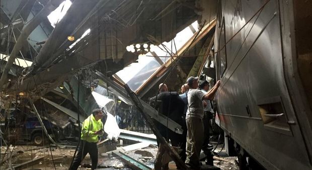 Usa, treno si schianta alla stazione di Hoboken: almeno 114 feriti, 3 morti