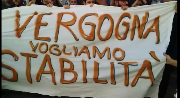 Napoli, la protesta delle cooperative del terzo settore: sit in al Frullone
