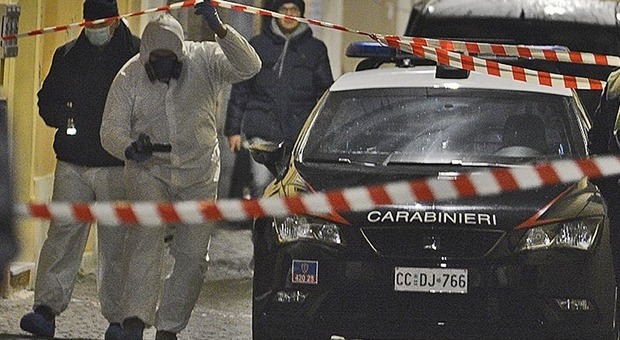 Omicidio di Natale a Pesaro, le indagini sul movente e le polemiche sul servizio di protezione