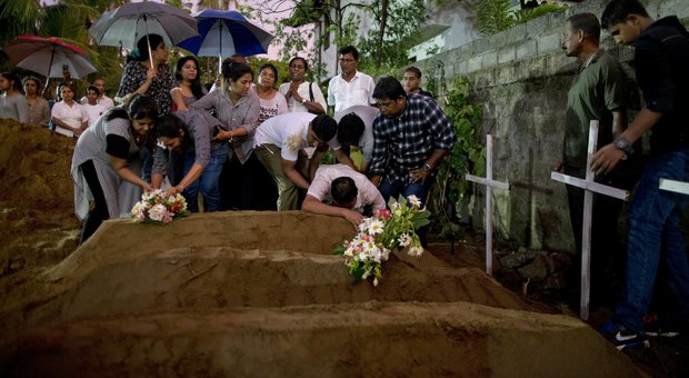 Sri Lanka, trovati 15 cadaveri in covo islamisti: anche 6 bambini