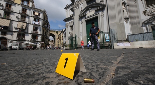 A Napoli è guerra tra clan, quattro stese in sette giorni: ma nessuno denuncia